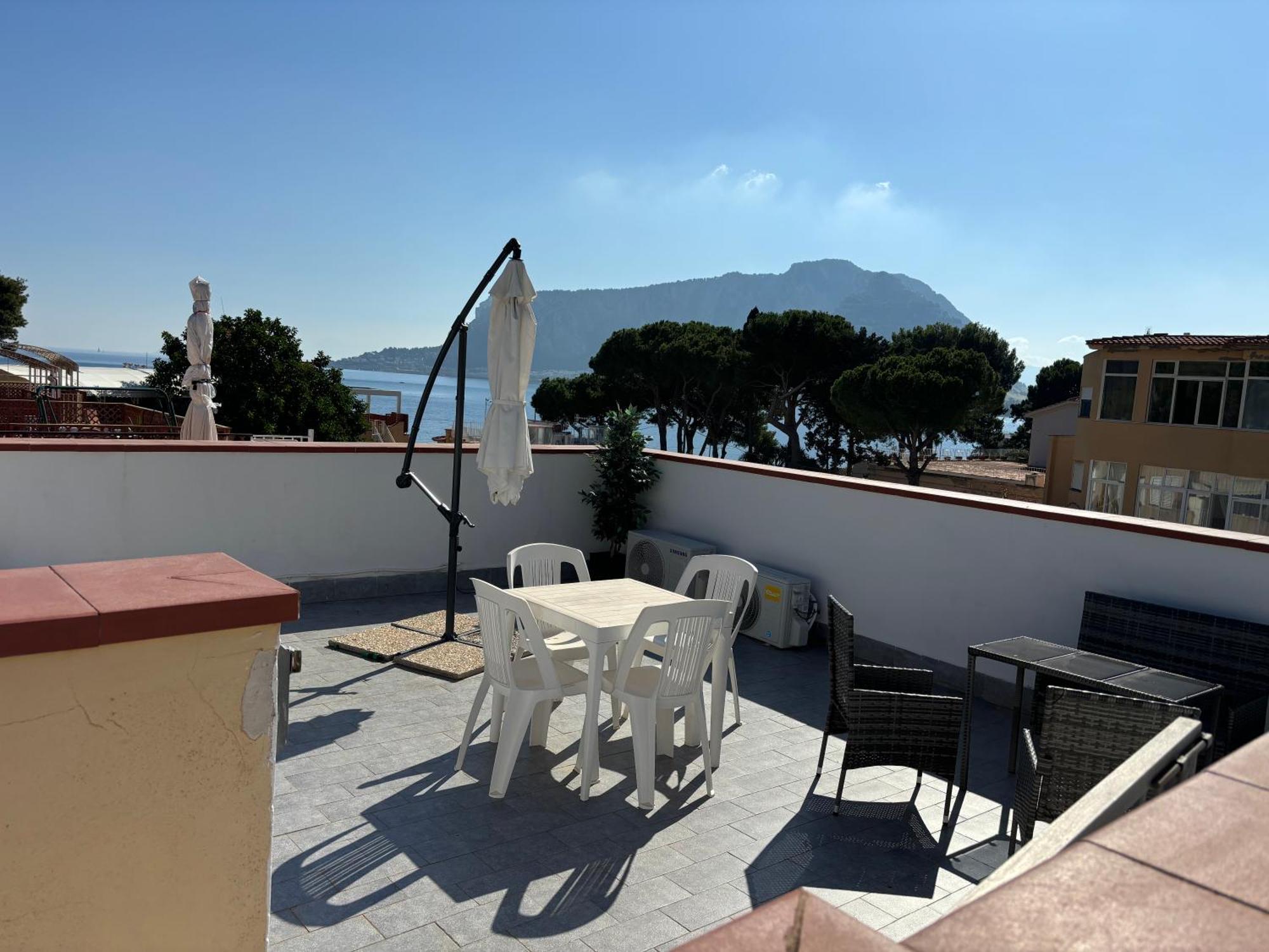 Ashur Apartments Mondello Exterior photo